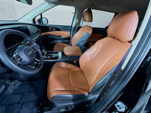Used 2024 Kia Carnival SX FWD image 25