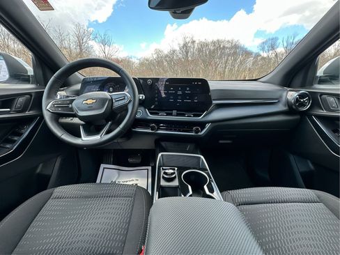 Used 2026 Chevrolet Equinox LT AWD/4WD image 26