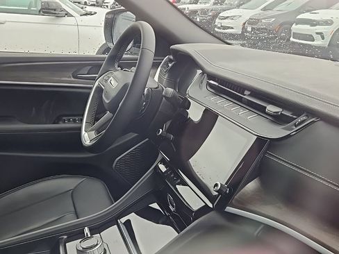 New 2026 Jeep Grand Cherokee Limited w/ Limited Altitude Package AWD/4WD image 9