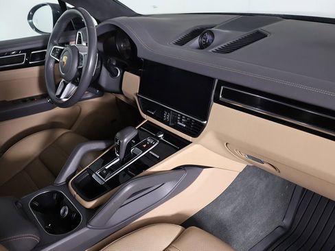 Used 2021 Porsche Cayenne GTS w/ Premium Package Plus image 31