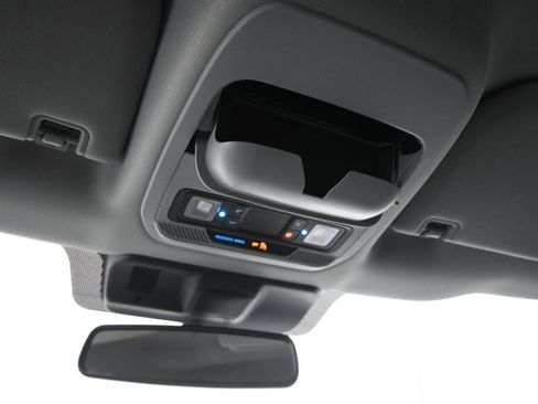 Used 2024 Ford F150 Lightning XLT image 17