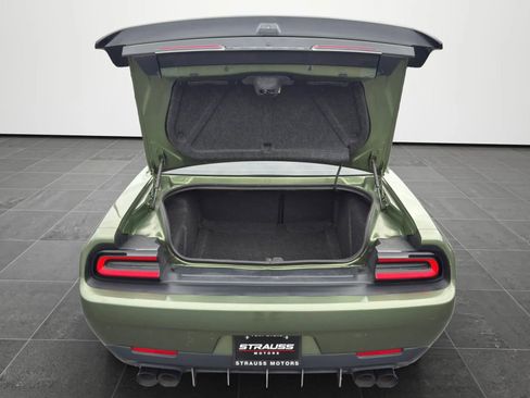 Used 2018 Dodge Challenger SXT RWD image 30