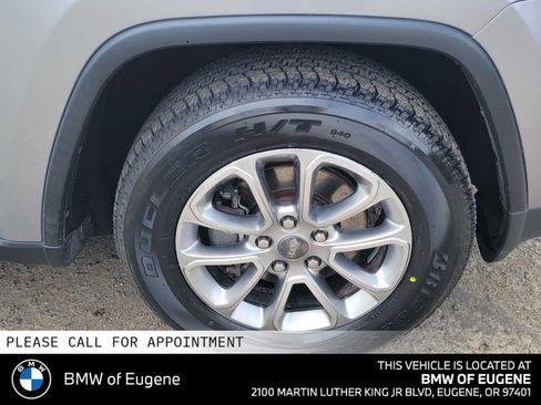 Used 2015 Jeep Grand Cherokee Limited AWD/4WD image 9