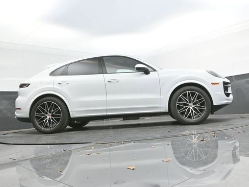 New 2025 Porsche Cayenne Coupe image 33