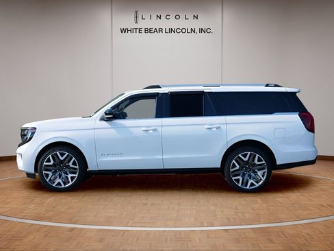 Used 2025 Ford Expedition Max Platinum w/ Platinum Ultimate Package AWD/4WD image 8