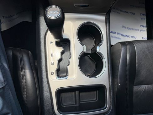 Used 2011 Jeep Grand Cherokee Laredo AWD/4WD image 21