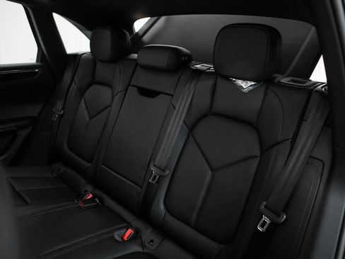 New 2026 Porsche Macan AWD/4WD image 37