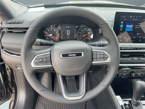 New 2026 Jeep Compass Latitude image 15