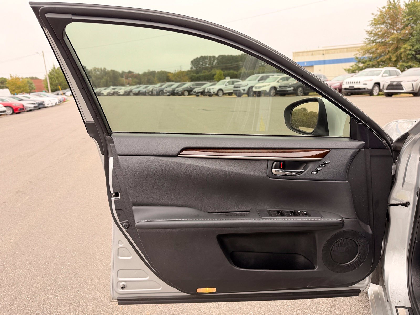 Used 2014 Lexus ES 350 w/ Luxury Package FWD image 15