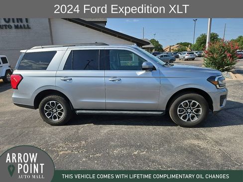 Used 2024 Ford Expedition XLT RWD image 13