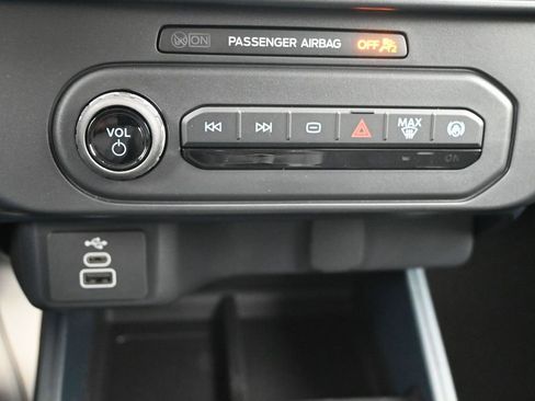 New 2026 Ford Maverick XL AWD/4WD image 14