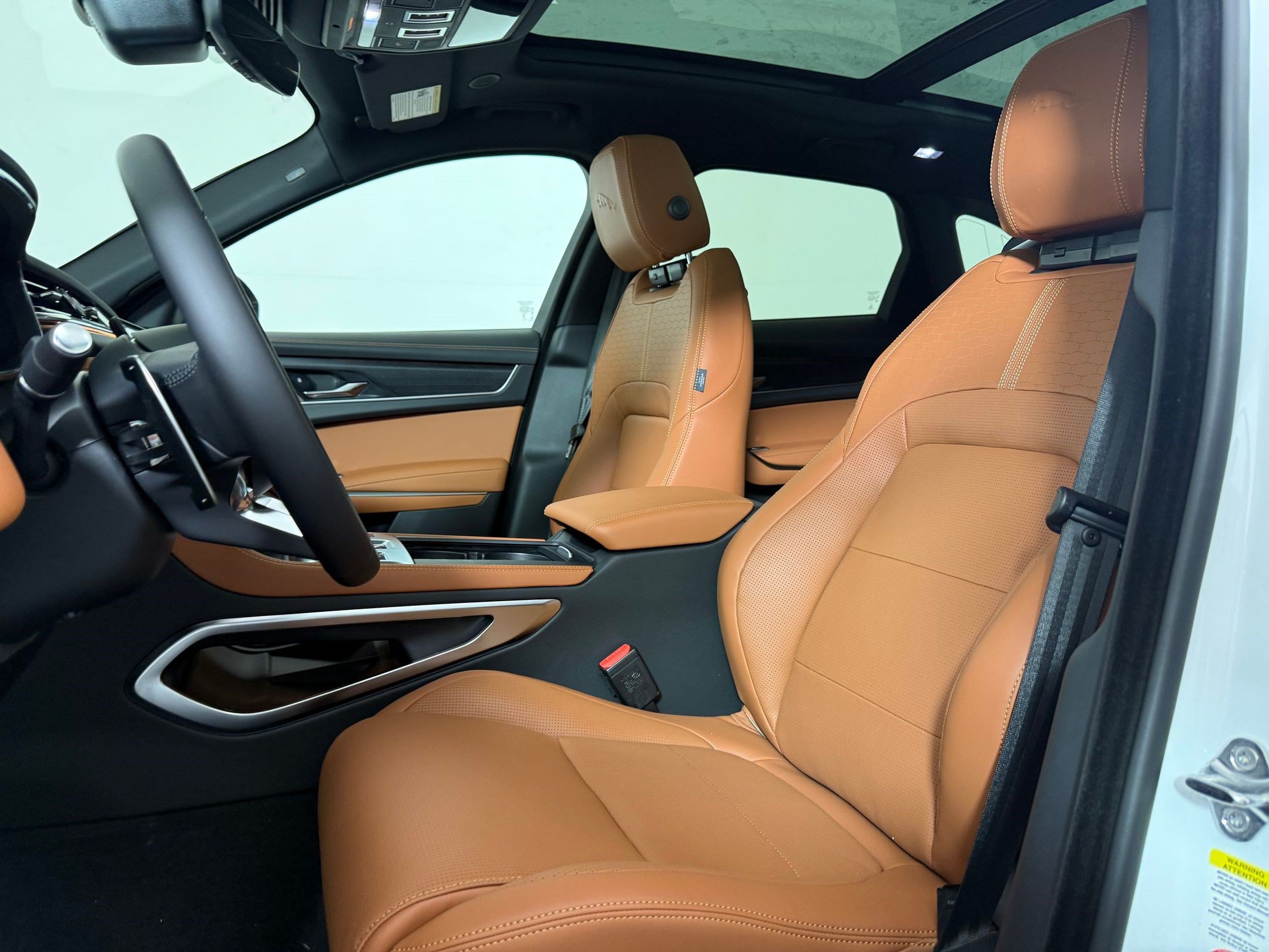 New 2026 Jaguar F-PACE R-Dynamic S AWD/4WD image 4