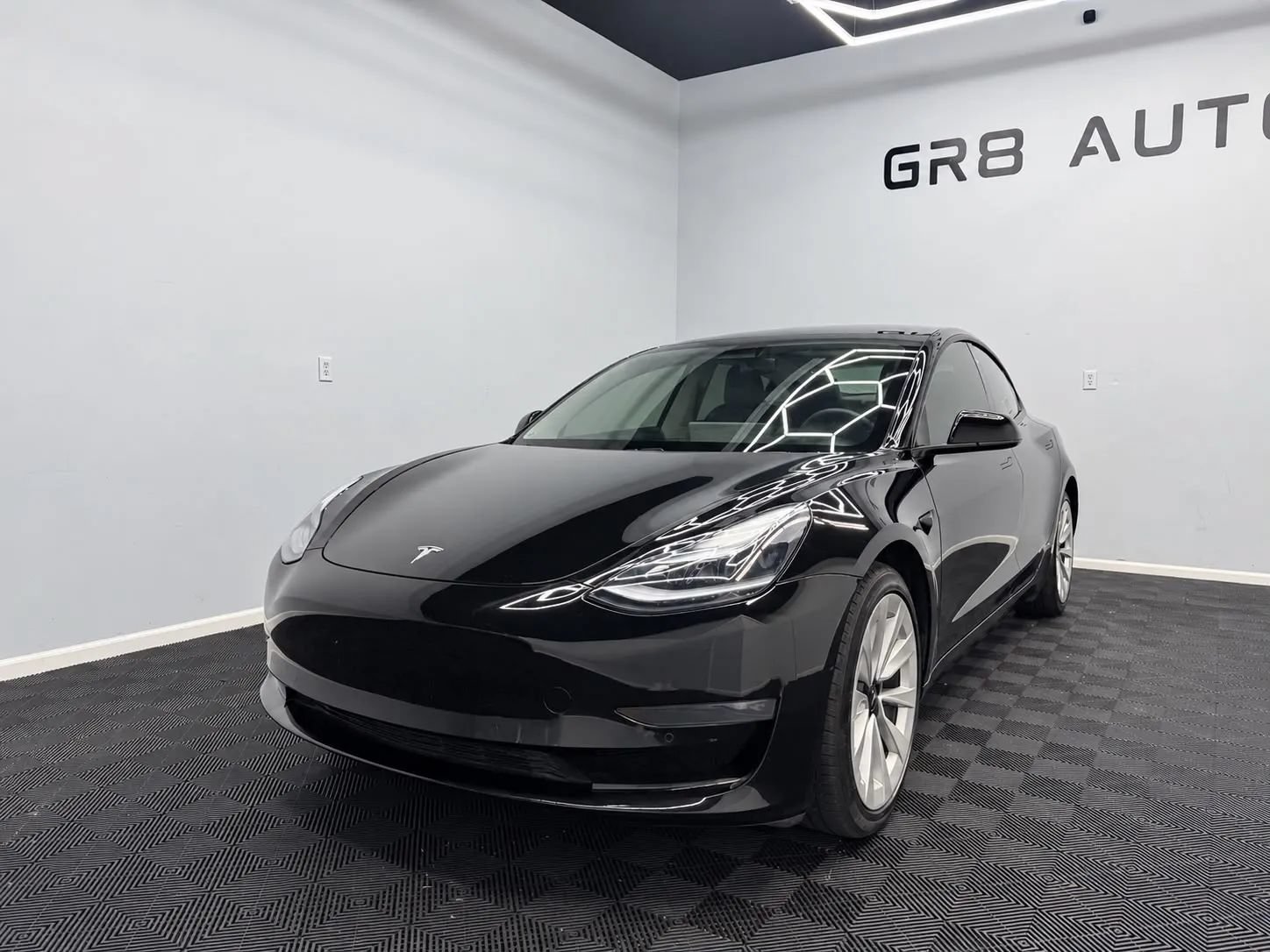 Used 2021 Tesla Model 3 Long Range AWD/4WD image 3