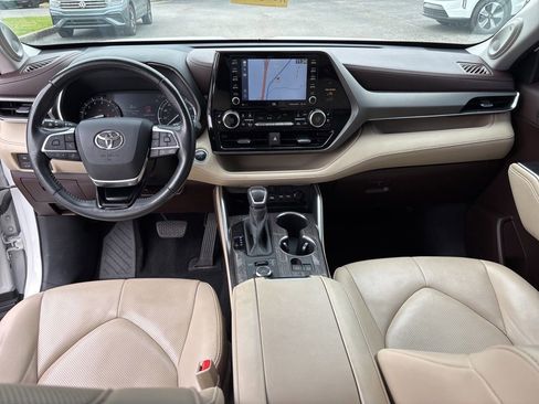 Used 2020 Toyota Highlander Limited AWD/4WD image 25