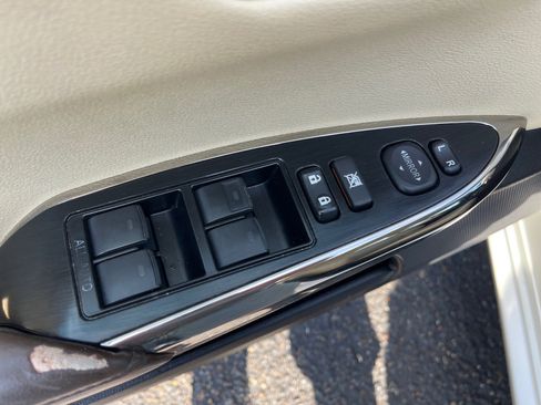 Used 2017 Toyota Avalon XLE FWD image 8