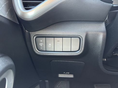 Used 2025 Kia Soul LX FWD image 22