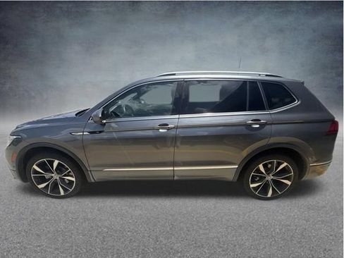 Used 2022 Volkswagen Tiguan SEL R-Line AWD/4WD image 7