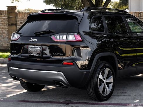 Used 2022 Jeep Cherokee Limited image 16