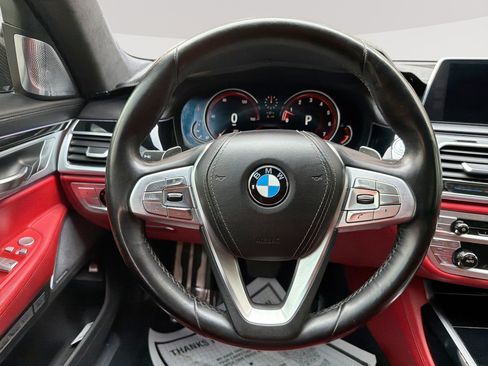 Used 2018 BMW 750i w/ Executive Package RWD image 11