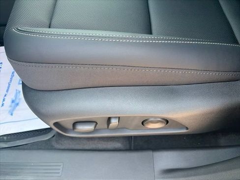 New 2027 GMC Terrain Elevation w/ Elevation Premium Package AWD/4WD image 18