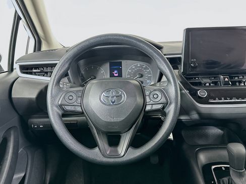Used 2025 Toyota Corolla LE image 17