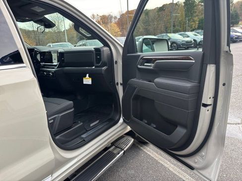 New 2026 GMC Sierra 1500 SLE image 41
