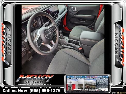 Used 2025 Jeep Wrangler Unlimited Sahara AWD/4WD image 9