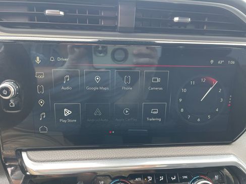 Used 2024 GMC Sierra 1500 Denali w/ Denali Reserve Package AWD/4WD image 16