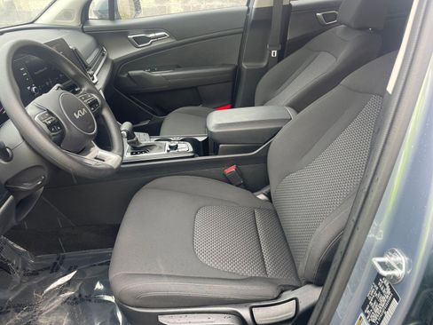 Used 2025 Kia Sportage LX image 24