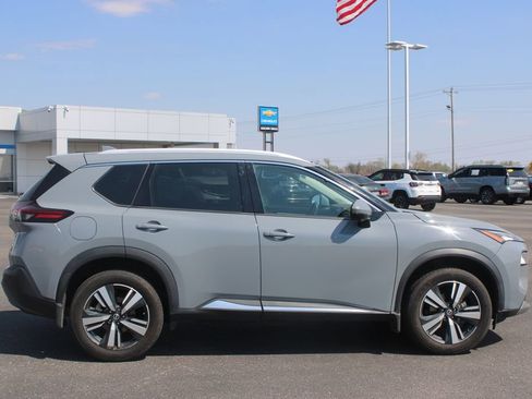 Used 2021 Nissan Rogue SL w/ Premium Package image 11