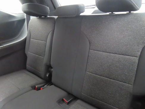 Used 2025 Chevrolet Traverse LT image 30