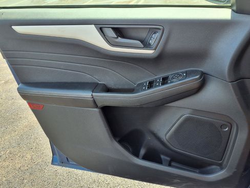 Used 2022 Ford Escape SE w/ SE Sport Appearance Package FWD image 20