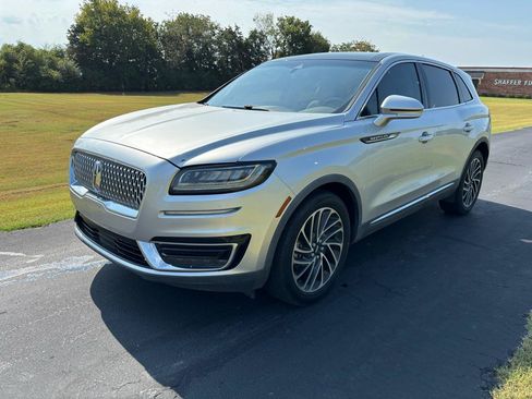 Used 2019 Lincoln Nautilus Reserve FWD image 5
