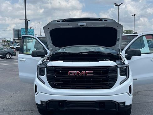 Used 2025 GMC Sierra 1500 Elevation w/ X31 Off-Road Package AWD/4WD image 9