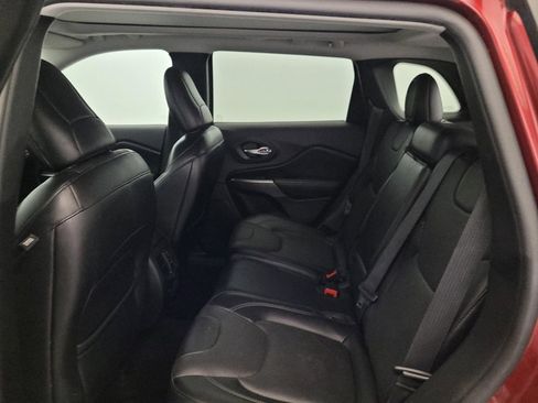 Used 2019 Jeep Cherokee Limited w/ Luxury Group AWD/4WD image 18