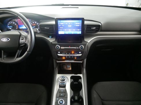 Used 2020 Ford Explorer XLT AWD/4WD image 10