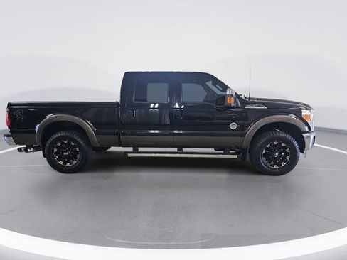 Used 2016 Ford F250 Lariat w/ Lariat Ultimate Package AWD/4WD image 2