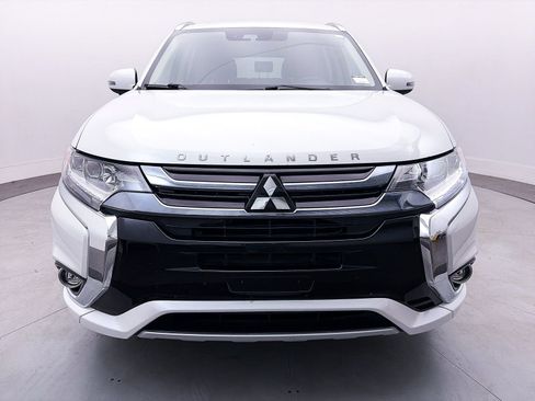 Used 2018 Mitsubishi Outlander GT image 2