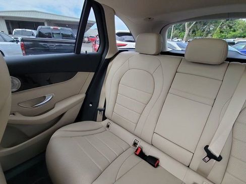 Used 2016 Mercedes-Benz GLC 300 4MATIC image 4