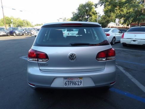 Used 2011 Volkswagen Golf 4-Door image 9