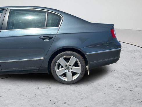 Used 2009 Volkswagen Passat Komfort FWD image 22