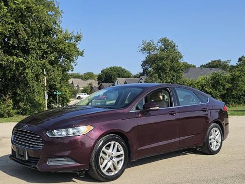 Used 2013 Ford Fusion SE FWD image 1