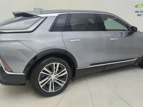 Used 2023 Cadillac Lyriq 2WD image 6