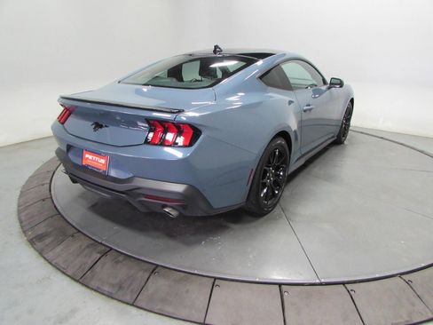 Used 2024 Ford Mustang image 7