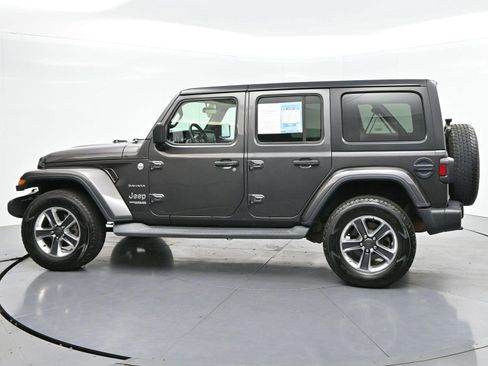 Used 2018 Jeep Wrangler Unlimited Sahara w/ Cold Weather Group AWD/4WD image 4