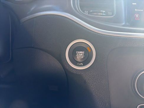 Used 2019 Dodge Charger SXT w/ Leather Interior Group image 40