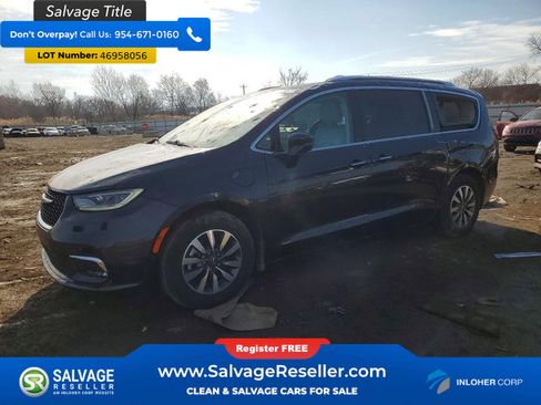 Used 2021 Chrysler Pacifica Touring-L FWD image 1