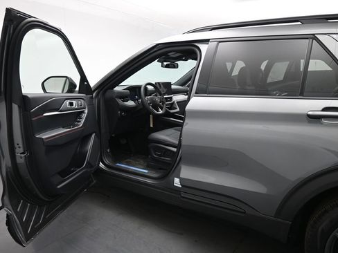 New 2026 Ford Explorer ST-Line w/ ST-Line Street Pack RWD image 8