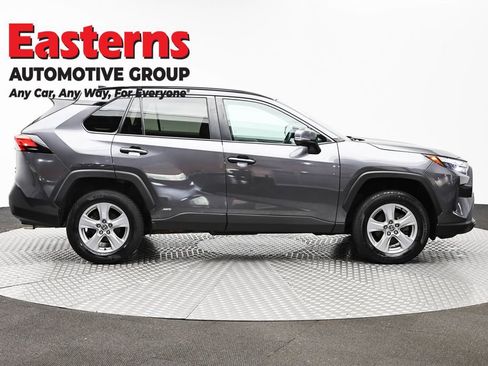 Used 2022 Toyota RAV4 XLE w/ Convenience Package AWD/4WD image 4