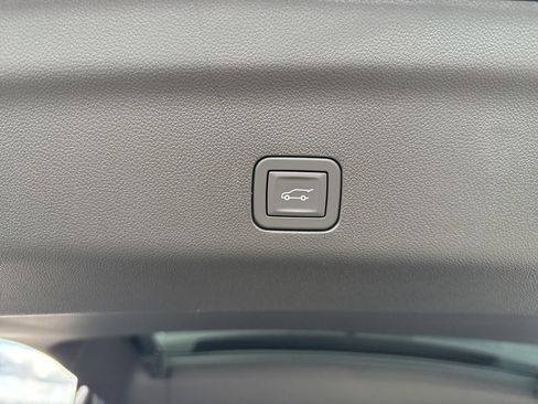 New 2026 Chevrolet Suburban Premier image 32